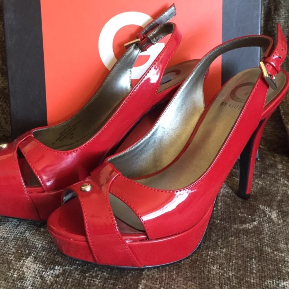 🎀Guess Red Patent Peeptoes🎀